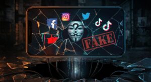 Symbolbild zerschmettertes Smartphone mit Social Media Icons zur Darstellung von Identitätsdiebstahl und Online-Skandal